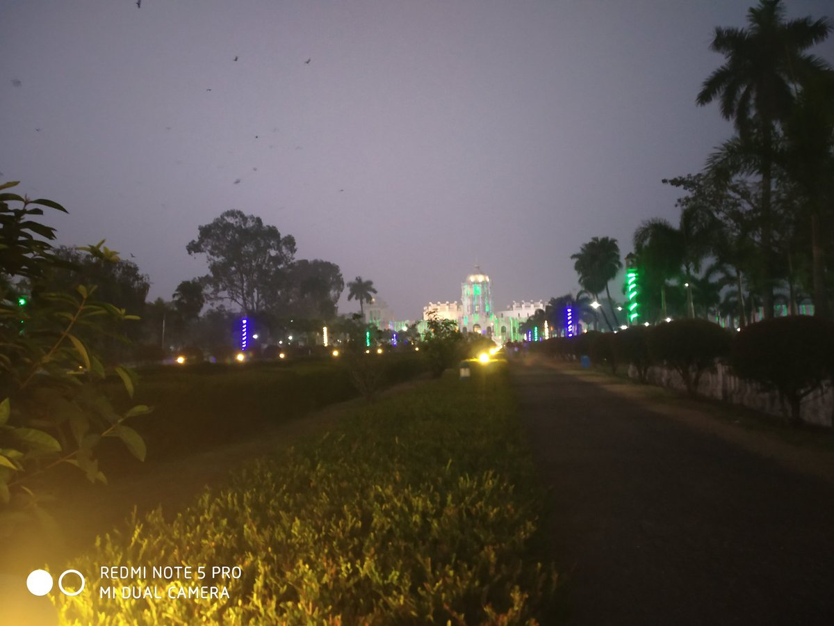 The building is standing with two water bodies ( pond) in both side... and 300-500 long way from Gate.. Inside the building there are two floor.. Lower gallery & upper gallery of museum. (4/n)