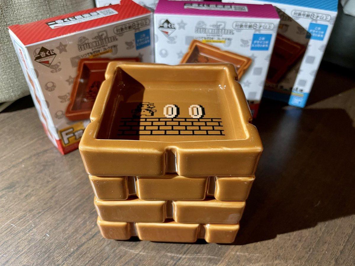 松山洋 チェイサーゲーム A Twitter 一番くじ いつでもマリオ コレクション のf賞のレンガブロック豆皿を全部ゲットしました 全4種集めて縦に積むとレンガブロックになるのです めっちゃ可愛い