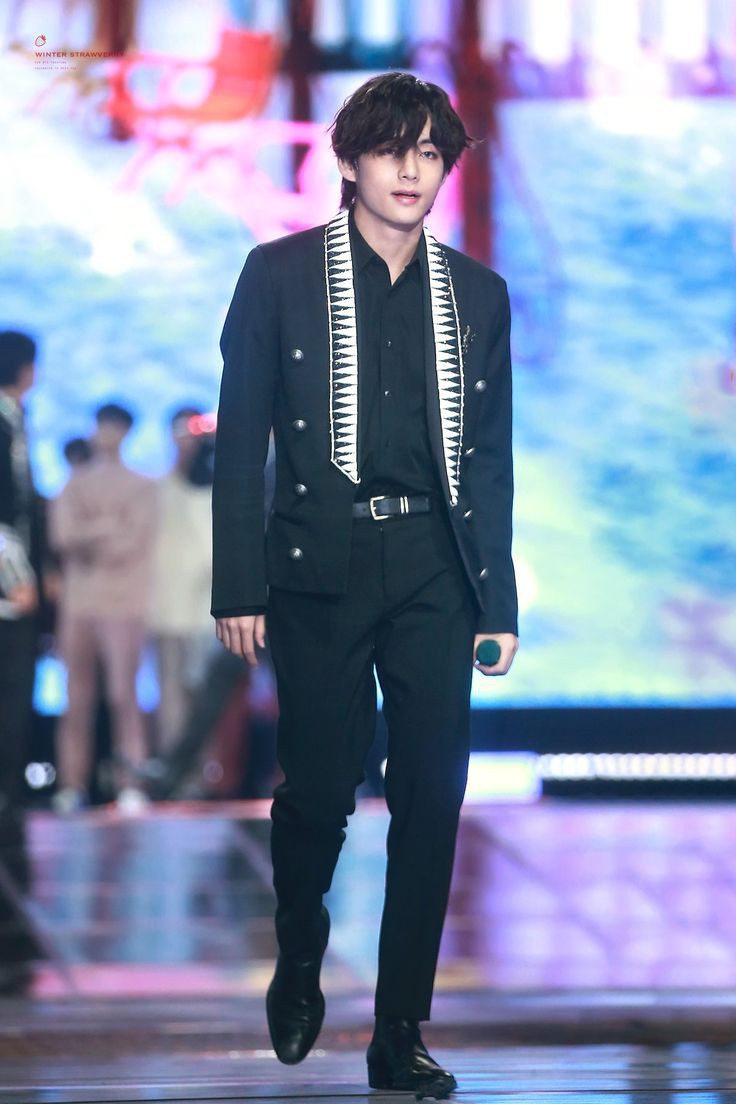baetae06's tweet photo. Kim Taehyung's body appreciation ; a necessary but dangerous thread 😎

@BTS_twt #BTS #BTSARMY #KimTaehyung #BTSV #kimtaehyungyouareperfect https://t.co/WHYaVkvhBs