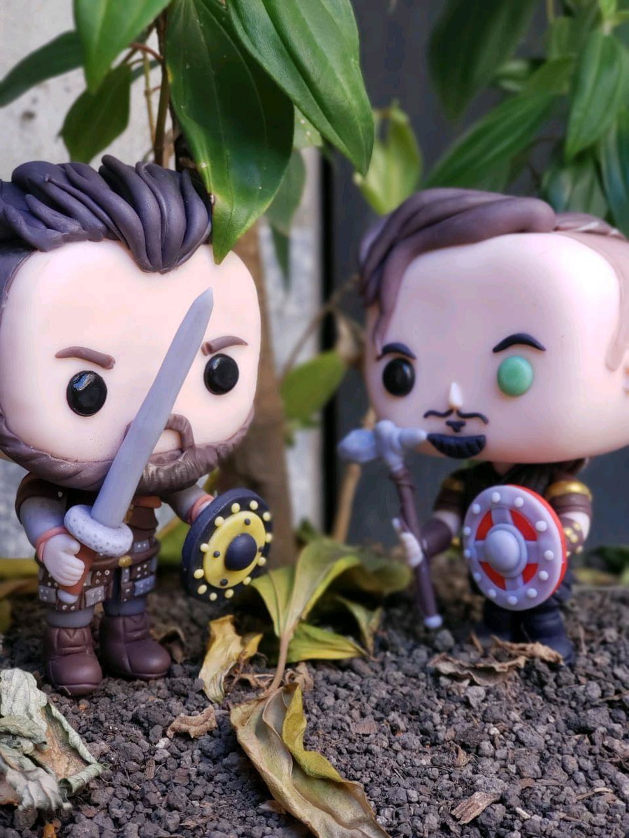 Now I have my own loyal protectors.
Little Finan &amp; Little Sihtric
#thelastkingdom