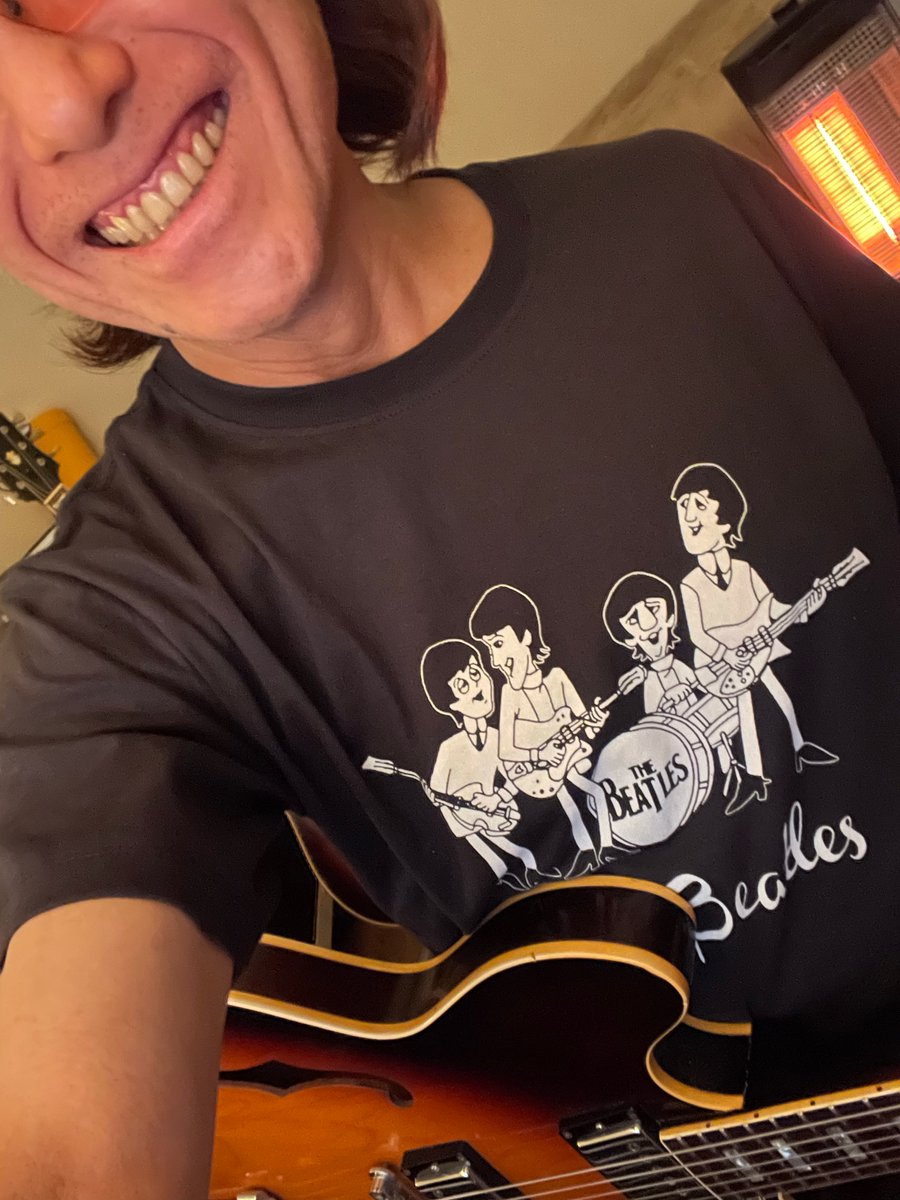 武内享 今日大きい息子が 親父にプレゼント 言ってビートルズtシャツ持って来てくれた オレの嬉しさ わかるかい 笑