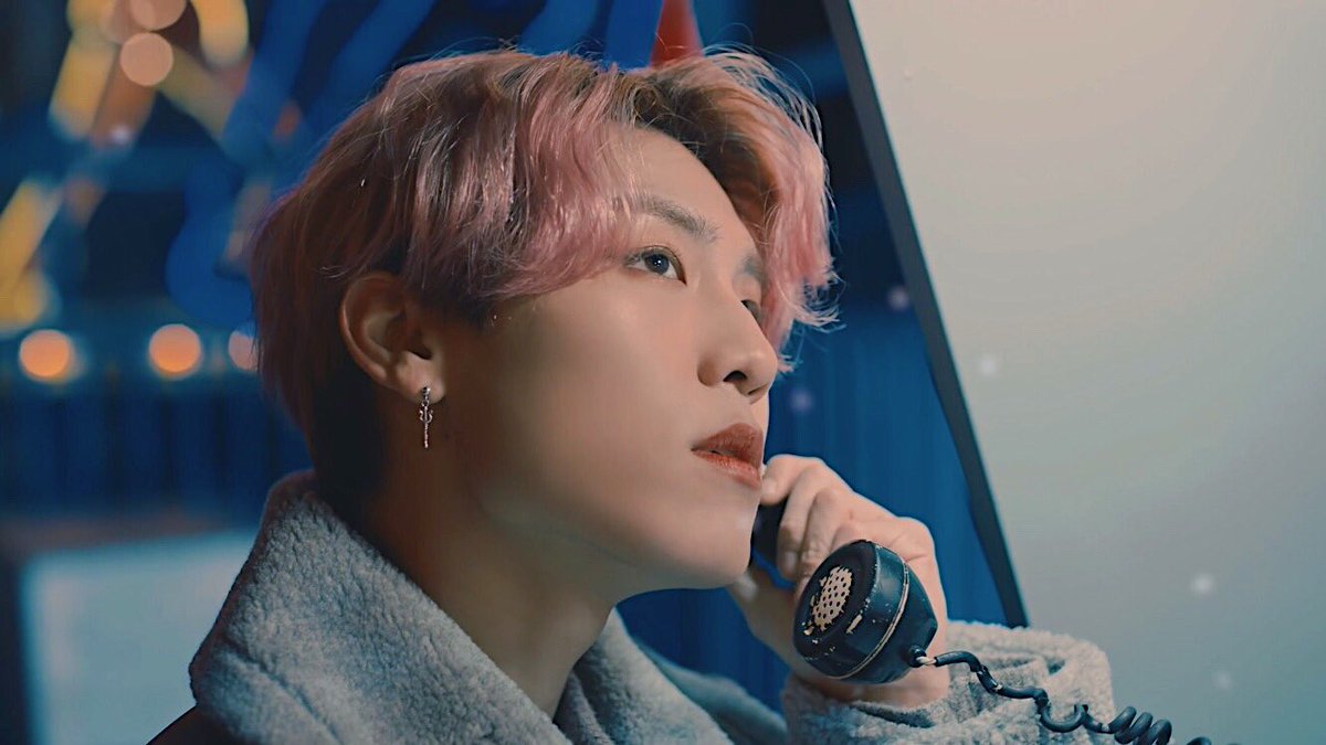 𝐛𝐥𝐨𝐨𝐦. tweet media