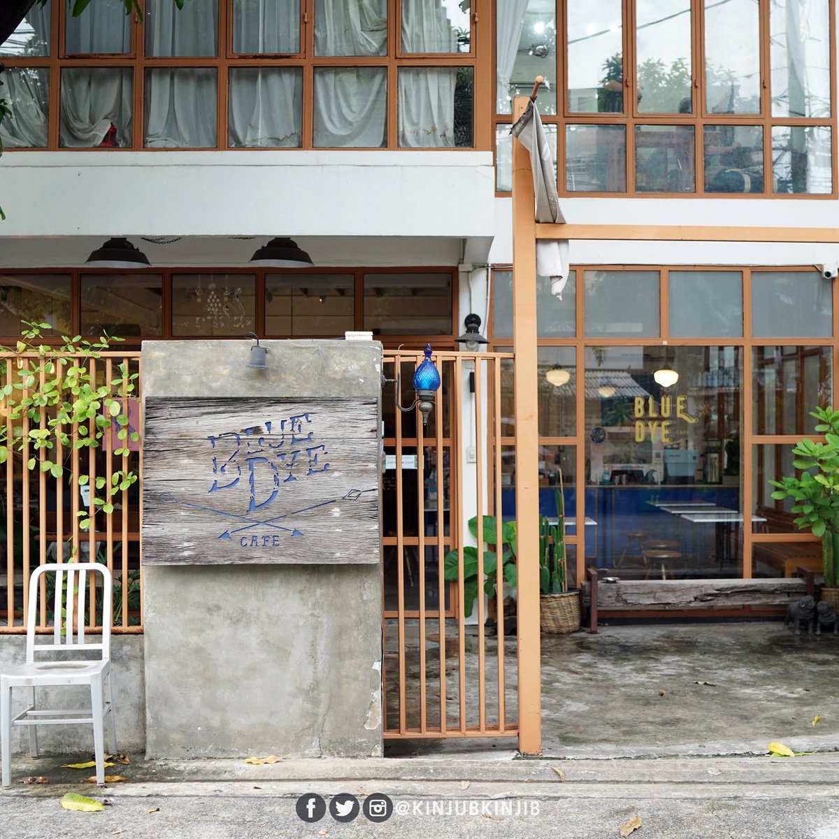 kinjubkinjib's tweet photo. ☕️วันหยุดแวะหาคาเฟ่จิบกาแฟกันดีกว่า คราวนี้มาที่ Blue Dye Cafe ที่สุขุมวิท 36 ซ.นภาศัพท์ แยก 1
🌟คาเฟ่สุดแนวที่ไม่ได้มีแต่กาแฟนะ เขามีพวกแก้วน่ารักๆ ของตกแต่ง เสื้อผ้าเท่ห์ๆ เครื่องประดับฮิพๆขายด้วย
🌵เจอกาแฟดีๆในบรรยากาศสบายๆ
@aroii #รีวิวคาเฟ่ https://t.co/FhWR8w3g7M