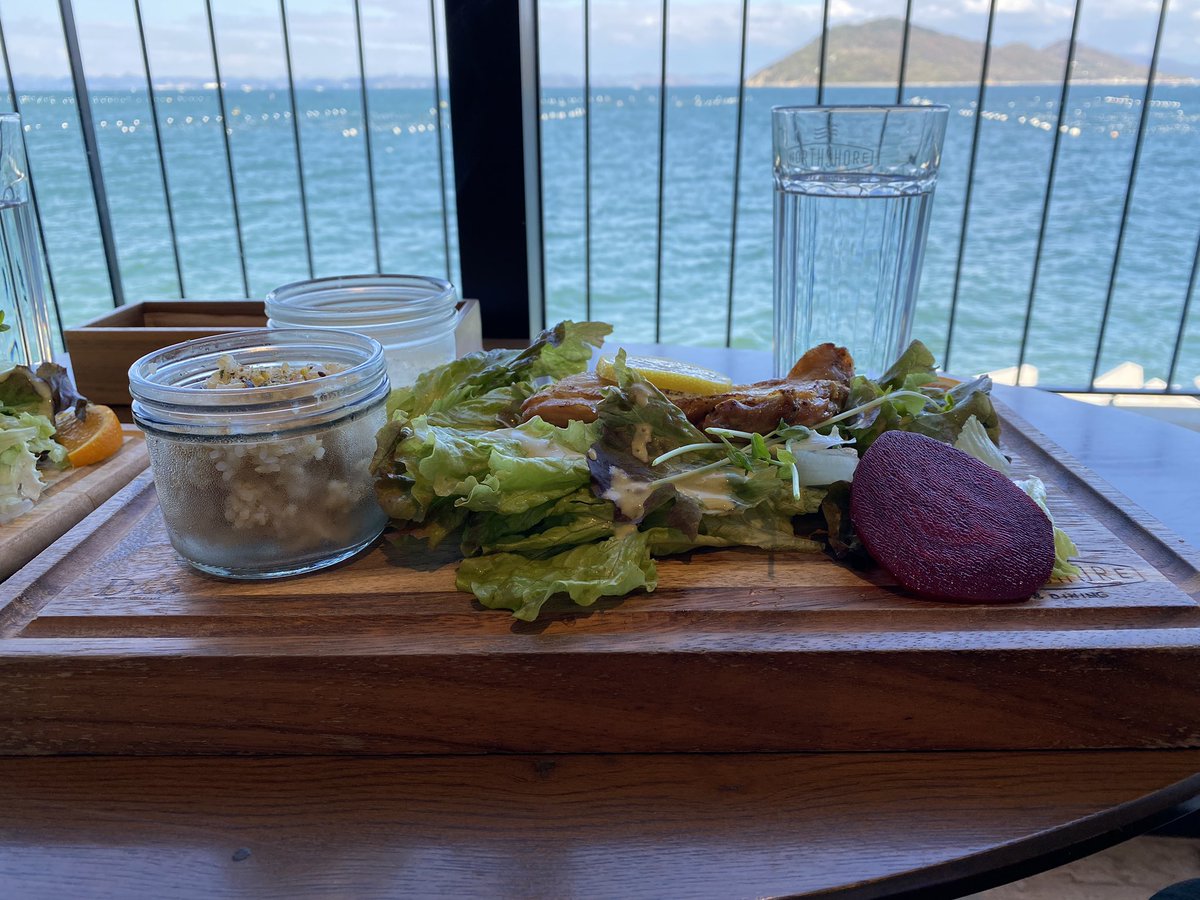 最近の休日美味しいものシリーズ
最後の写真飲み物が海の色に見えてｼｬﾚｵﾂなのでは…