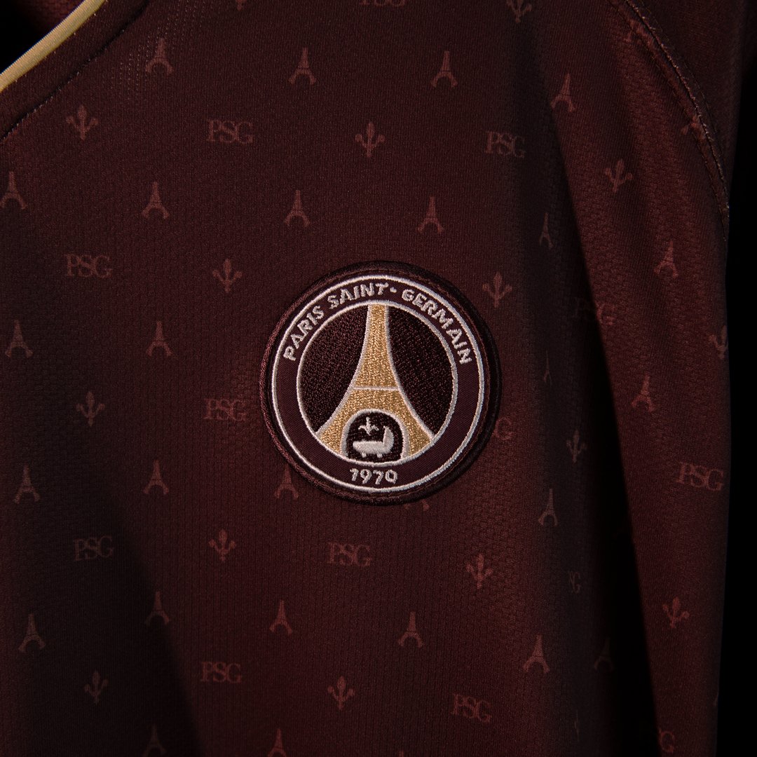 Classic Football Shirts on X: Paris Saint-Germain 2006 Away The Louis  Vuitton shirt. Hitting the site Tuesday at 14:00 (UK Time) in a size Large.   / X