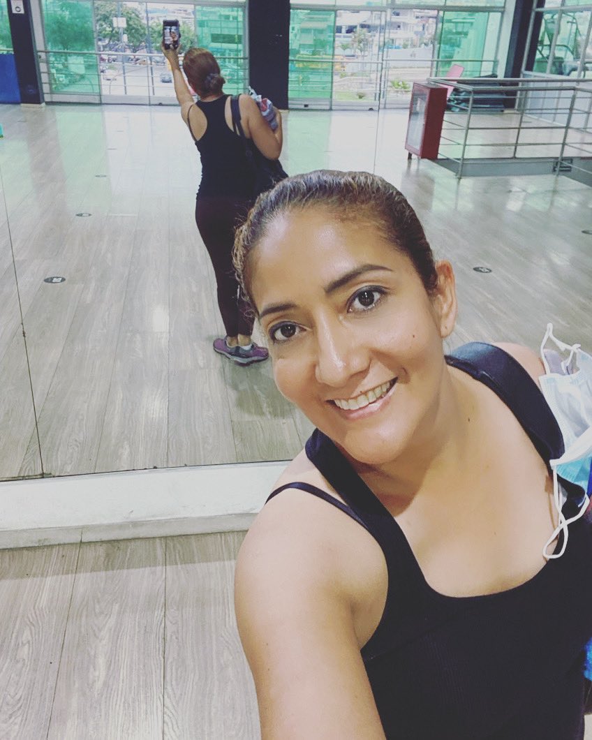 Elvia_Penaranda's tweet photo. Lo único imposible es aquello que no intentas 💪🏼🙏😷❤️#ejercicio #mentesana #amorproprio #relaxtime #kingboxing #aerobicos #CrossFit #taurusgym #perseverancia #emelec https://t.co/iW8KTujINu