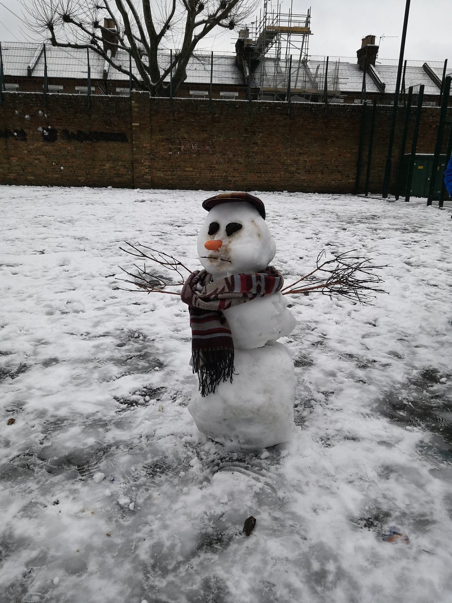 avenue_third's tweet photo. Haven't posted on here for ages but it's a ❄️ day so here's a thread of ⛄ in Queen's Park Gardens @qpcouncil @FoQPGardens @HCGAGardens @emmasweeneyuk @KarenPBuckMP https://t.co/R9hk02oMc5