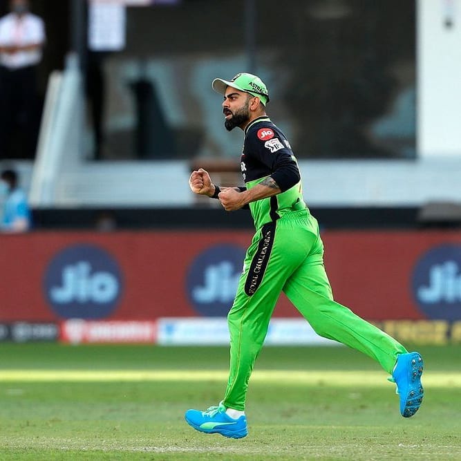 𝐀 𝐓𝐡𝐫𝐞𝐚𝐝 [ 𝚅𝚒𝚛𝚊𝚝 𝙺𝚘𝚑𝚕𝚒 𝚊𝚜 𝚂𝚖𝚒𝚕𝚎𝚢 ]  @imVkohli