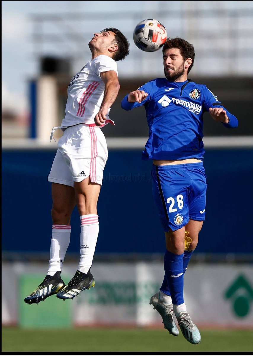 MadridYtm's tweet photo. Debut en Segunda B.
90 minutazos.
Portería a cero.
Y tres punto valiosisimos.
Getafe B 1 - Real Madrid Castilla 0

Este es el resultado de nuestro joven talento @diegochinchurr2 con el filial Azulón. 

Felicidades Crack 💪💪💪⚽️⚽️⚽️ https://t.co/SrIaBqe7pQ
