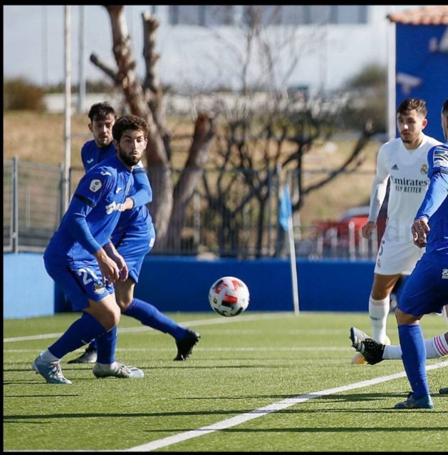 MadridYtm's tweet photo. Debut en Segunda B.
90 minutazos.
Portería a cero.
Y tres punto valiosisimos.
Getafe B 1 - Real Madrid Castilla 0

Este es el resultado de nuestro joven talento @diegochinchurr2 con el filial Azulón. 

Felicidades Crack 💪💪💪⚽️⚽️⚽️ https://t.co/SrIaBqe7pQ