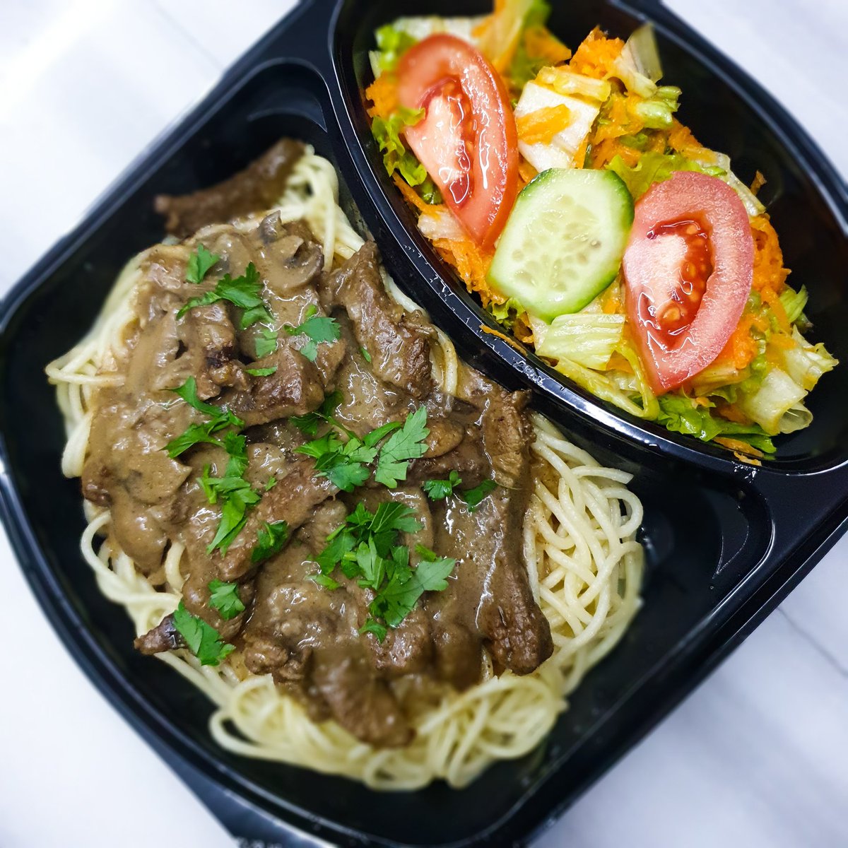 jjsden's tweet photo. Beef Stroganoff pakedi hazır 🥩🍝
#alıJJkanlıkyapar
#stroganoff #biftek #stirfry #comfortfood #whatsfordinner #dinner #foodie #foodporn #delicious #tasty #restaurant #mealoftheday #coldweatherfood #beef #meatlover #keşfet #istanbul #lezzetliyemekler #takipet #beşiktaş #nişantaşı https://t.co/loEhVXVOst