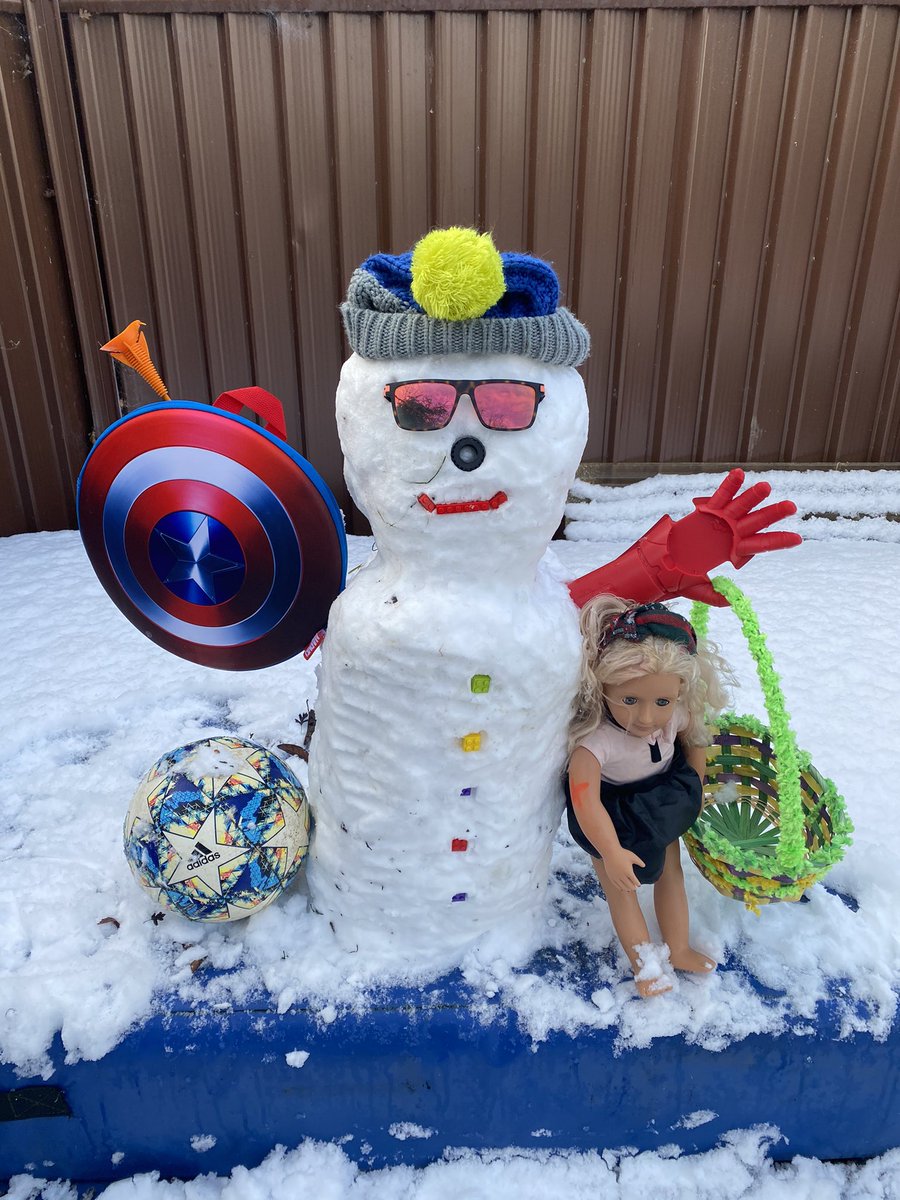 noelprendiville's tweet image. Finally some snow, @conorsclips #snowmanforCarla