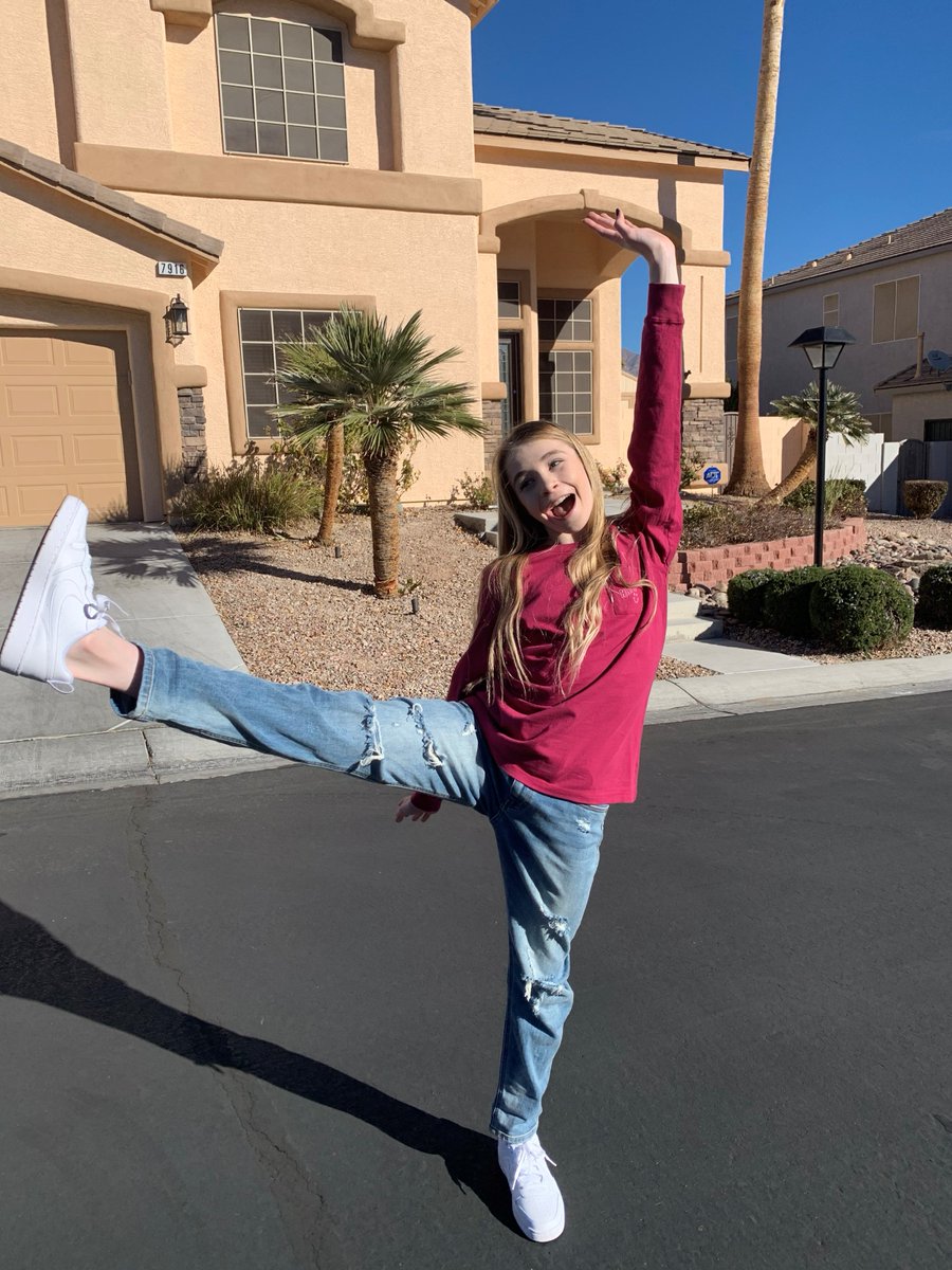 shopivoryella's tweet photo. Check out Savannah sporting our new Happiness Tee during a mini Sunday dance party!🤗 

Our new Well Wishes collection is all about achieving our dreams for the year! Whether you aspire to gain happiness, love, or growth, we have a tee to support that! >> https://t.co/LLymU98Km2 https://t.co/xtNVqE5NvW