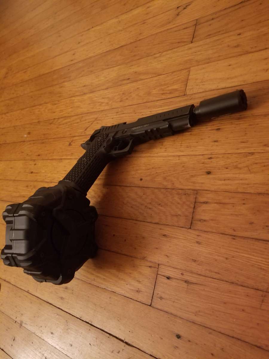 Jawsic1's tweet photo. Ssp1 w/ tracer unit & 400 rd gas mag😈 #airsoft #ssp1 https://t.co/PJK8q1p5Du