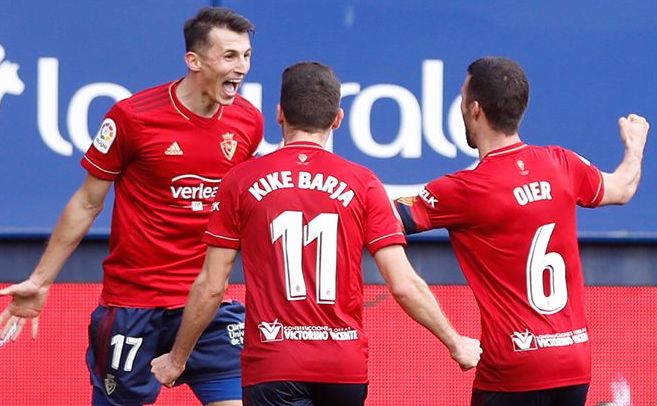 elchiringuitotv's tweet photo. ⏱️¡FINAL! OSASUNA sale del DESCENSO tras VENCER al Granada (3-1) con DOBLETE de BUDIMIR. #LaLigaSantander https://t.co/Q1RrielT67