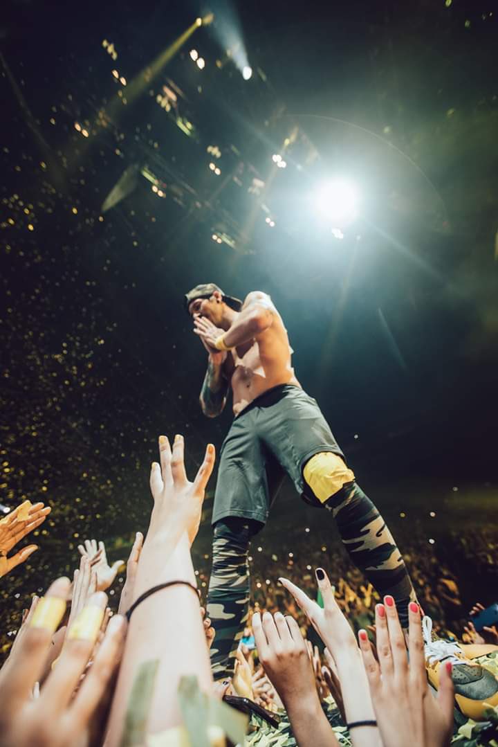 A thread of josh dun.(A thread to make Tyler stans swerve and please josh stans)