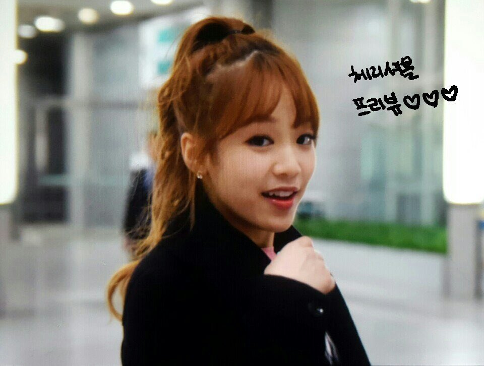 timeto_cherry's tweet photo. 170125 언니네 라디오 출근

#에이프릴 #레이첼 https://t.co/6gt5jkdYON