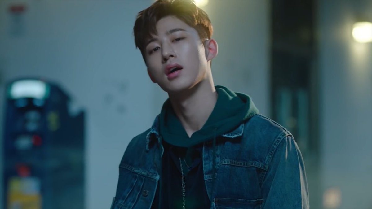 yejeunhoe's tweet photo. happy anniv to love scenario, the reason why i became an ikonic— 😭😭😭 https://t.co/6khymr1TZR