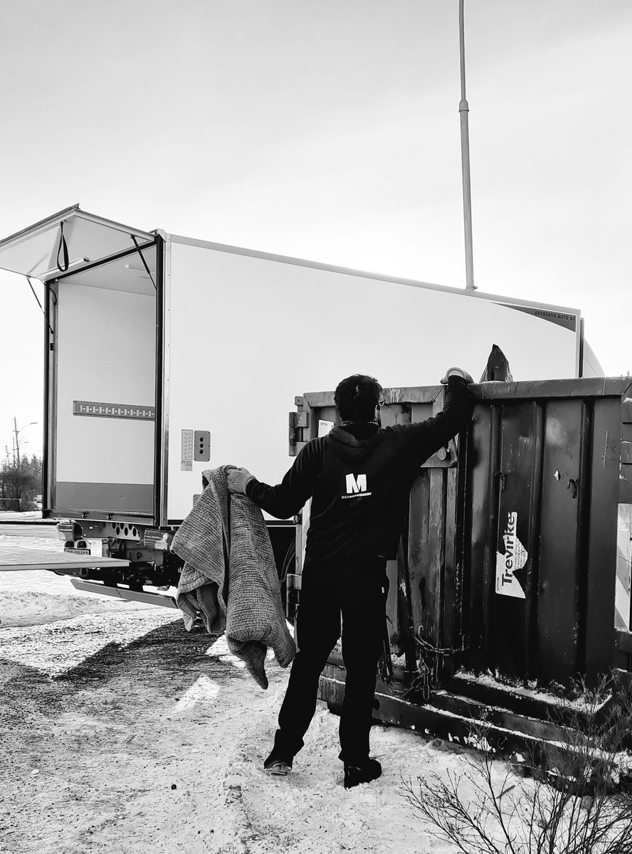 Byens gjennbruksstasjoner er nå stengt for privat personer, men vi som næringsdrivende har tilgang! Så book oss til avfalls henting 🤩(du støtter et mer inkluderende arbeidsliv i samme slengen!) flyttogsjau.no #avfallshåndtering #oslo #medarbeiderne #rusfrittarbeid