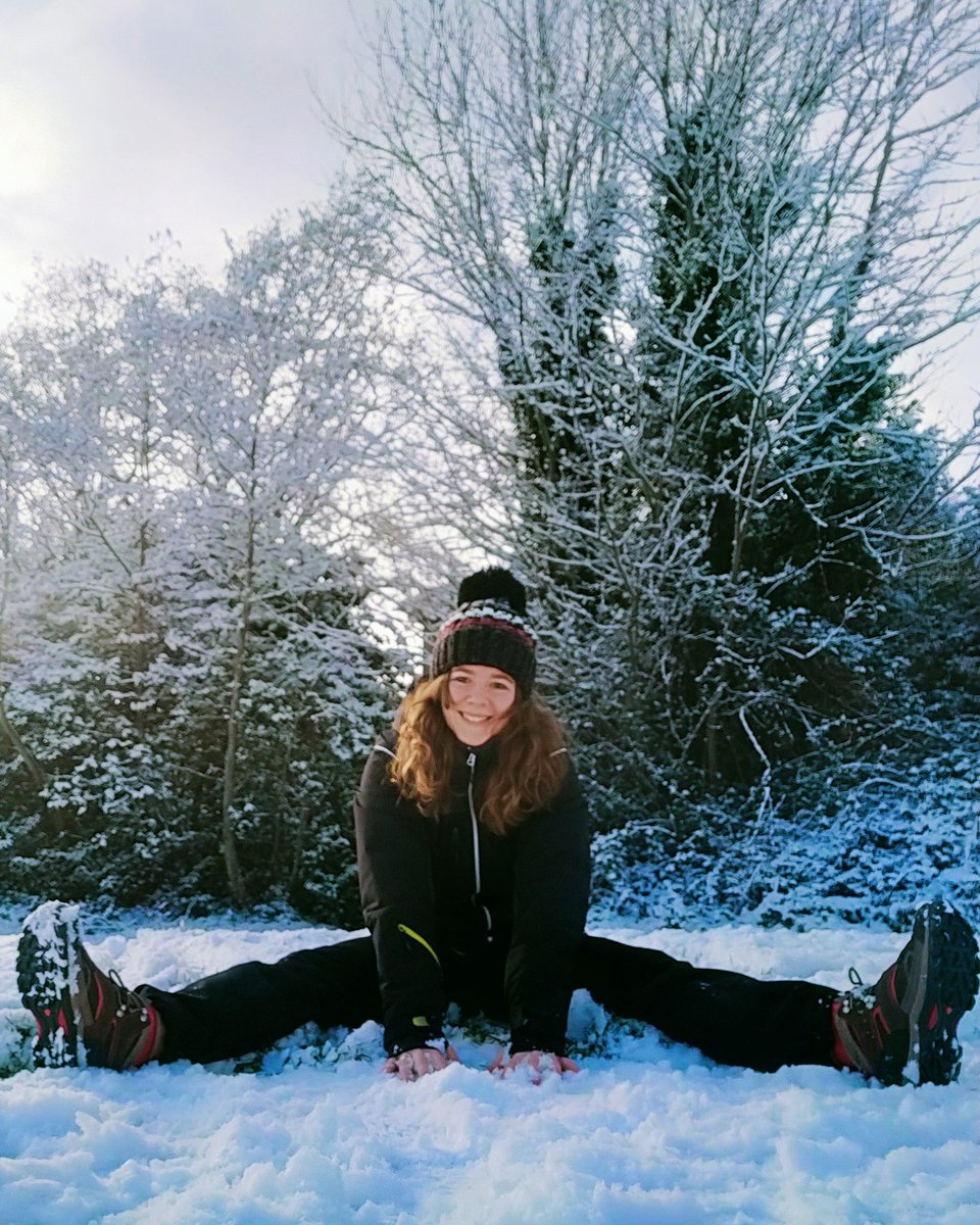 CrisNoctua's tweet photo. Nada, que al final también ha nevado aquí 😊❄️ https://t.co/LgRrgjk7g3