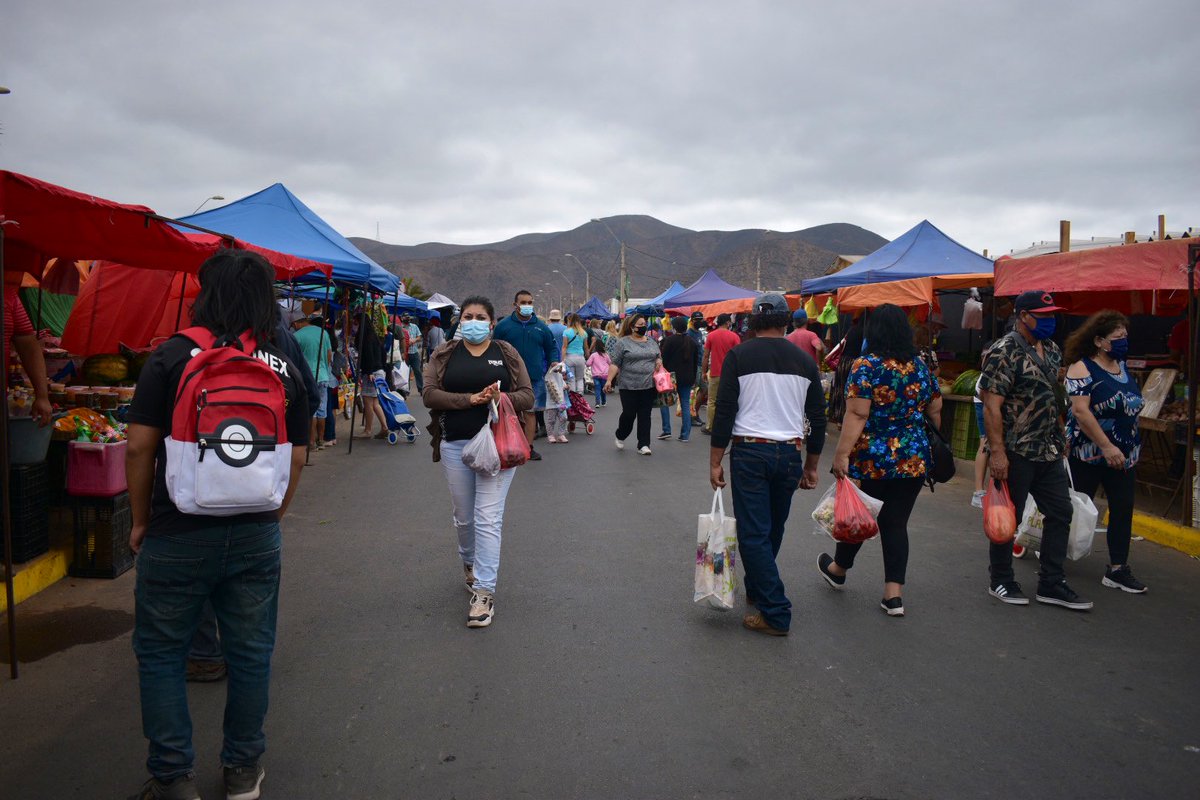 [AHORA] Gobernador de Elqui <a href="/Marcelogutierre/">Marcelo Gutiérrez G.</a> junto a <a href="/CarabCoquimbo/">Carabineros Región de Coquimbo</a>, <a href="/munilaserena/">Municipalidad de La Serena</a> y dirigentes de la  de El Toqui #LasCompañías recorren la feria para verificar medidas sanitarias y el correcto distanciamiento.