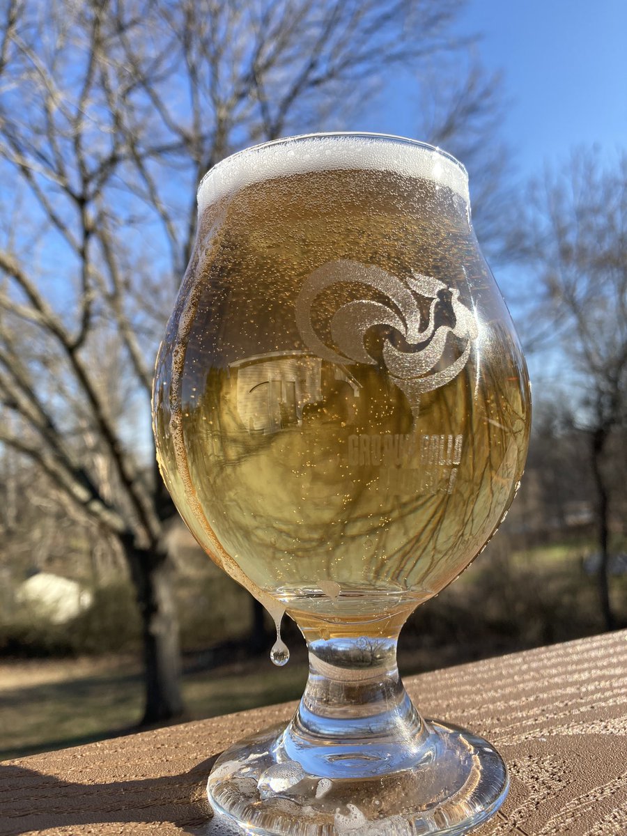 GroovyGalloBeer's tweet photo. Groovy Gallo Pils - crisp and refreshing. 4.9% alc/vol perfect for #footballsunday ¡Salud! 

#groovygallobrewing #calvertcounty #mdbeer #pils https://t.co/Uxqp14717u