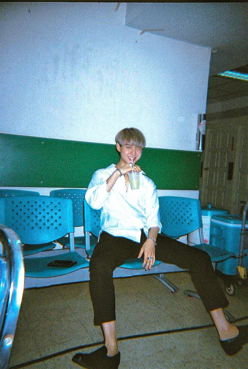 Saint_sup's tweet photo. ระฆังดังเพราะคนตี ..เธอน่ารักดี..มีแฟนยัง cr. @vonthemovie #Saint_sup #MingEr https://t.co/bFKvJXjYut