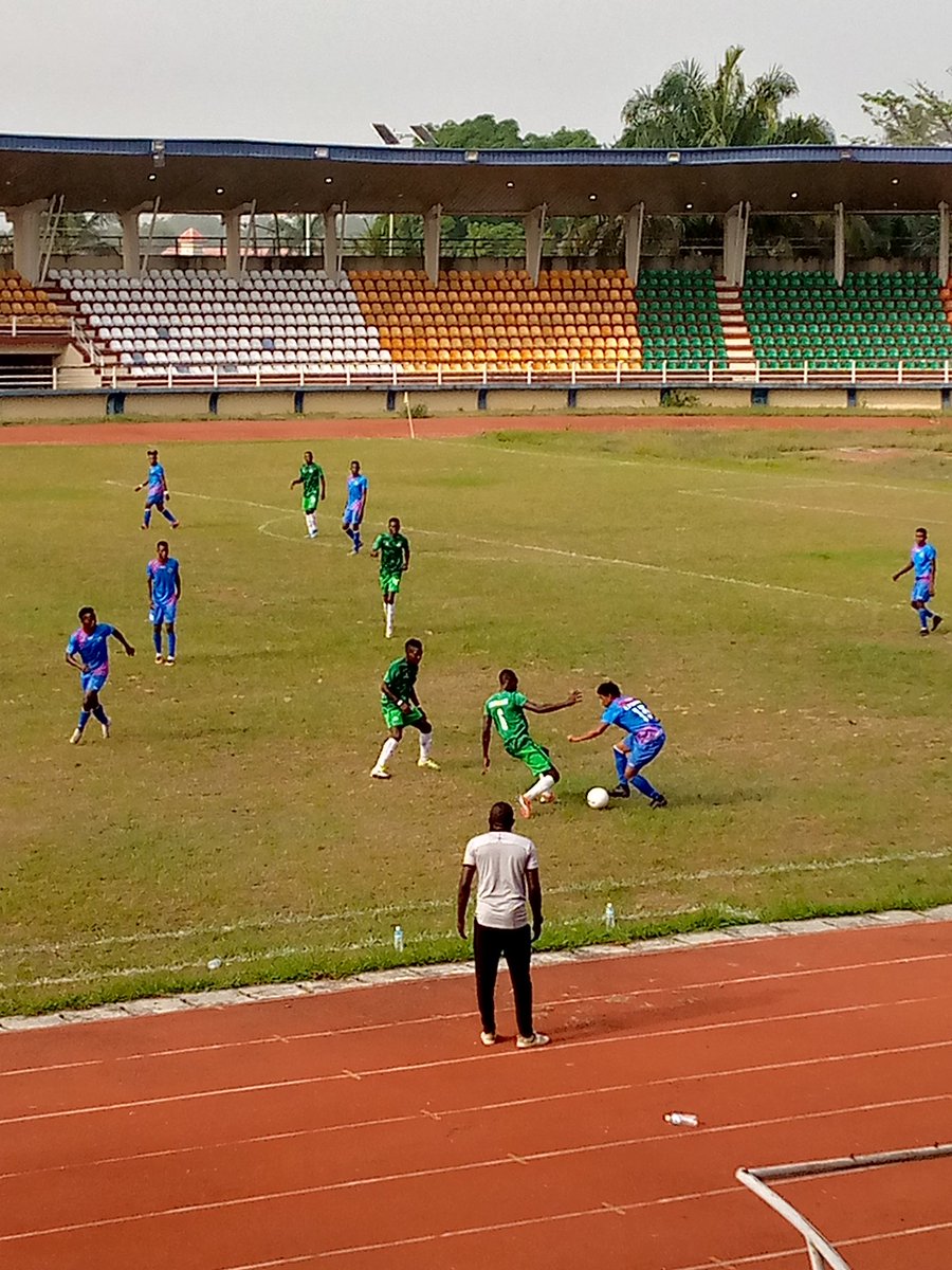 egbegba_'s tweet photo. Live at the Ozoro Polytechnic Stadium...#WOLNAS
@Warri_Wolves_FC all the way. https://t.co/951cl0iTY6