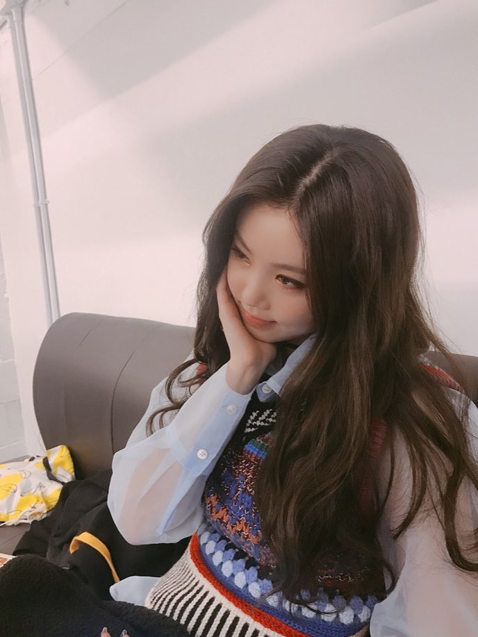 idleview's tweet photo. [UCUBE #SOOJIN] Neverland today is the 1000th day since we debuted hehe it's surprising isn't it Time flew by so fast It seems like only yesterday when we debuted...ho ho I always said let's make a lot of memories but I'm sad the situation won't allow us...(+)
#GIDLE @G_I_DLE https://t.co/IQYARvj0Gr