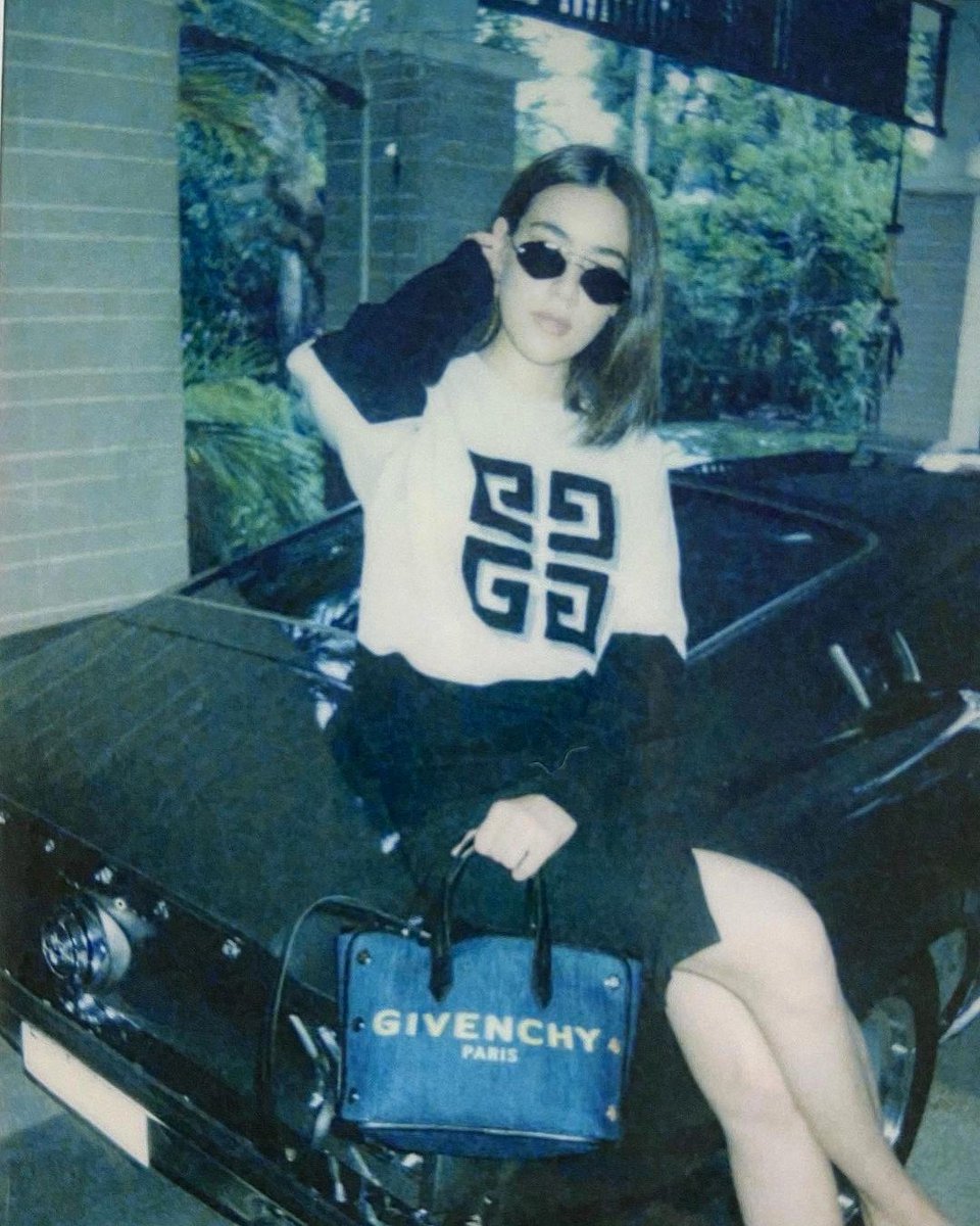 LoveKKimmy's tweet photo. Polaroids
📷 by @markprinnn
#givenchylism
#givenchyofficial #ppgroupthailand
#คิมเบอร์ลี่่
#kimmy_kimberley
Cr.@kimberleykimmy https://t.co/7qyv7LSpvD