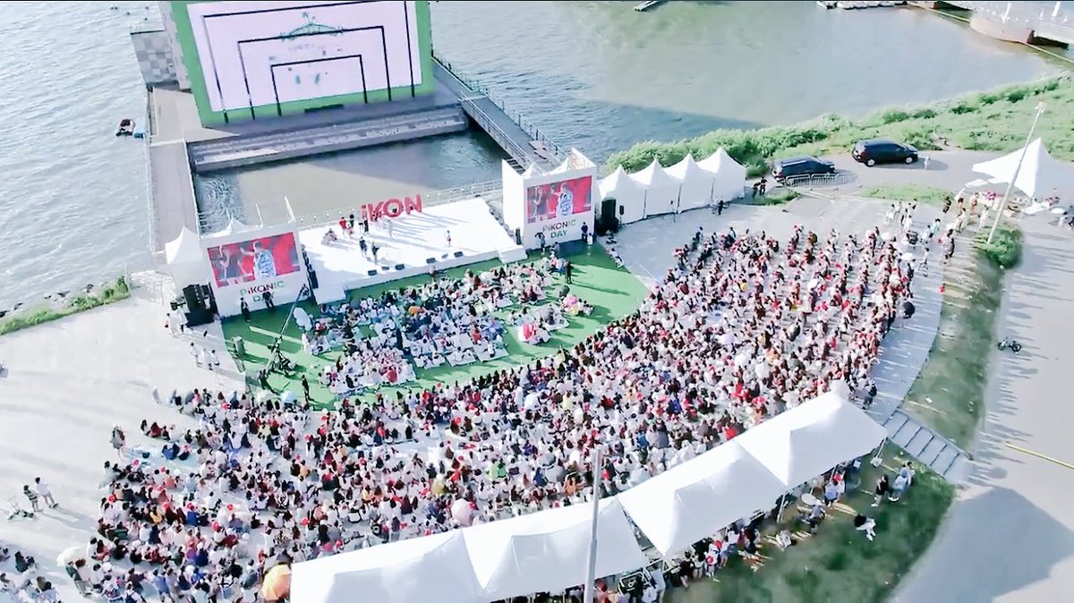 godsftkjh's tweet photo. iKON's LOVE SCENARIO DID ALL THAT. https://t.co/7DCA4rCRWM