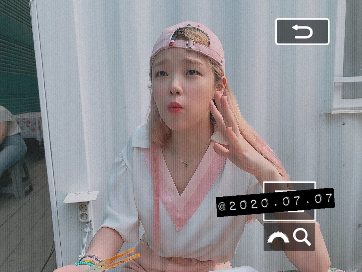 OMG_members's tweet photo. #현승희 #생축 #니날이다 #부자되랔ㅋㅋㅋ https://t.co/Mr4E0aX7SG