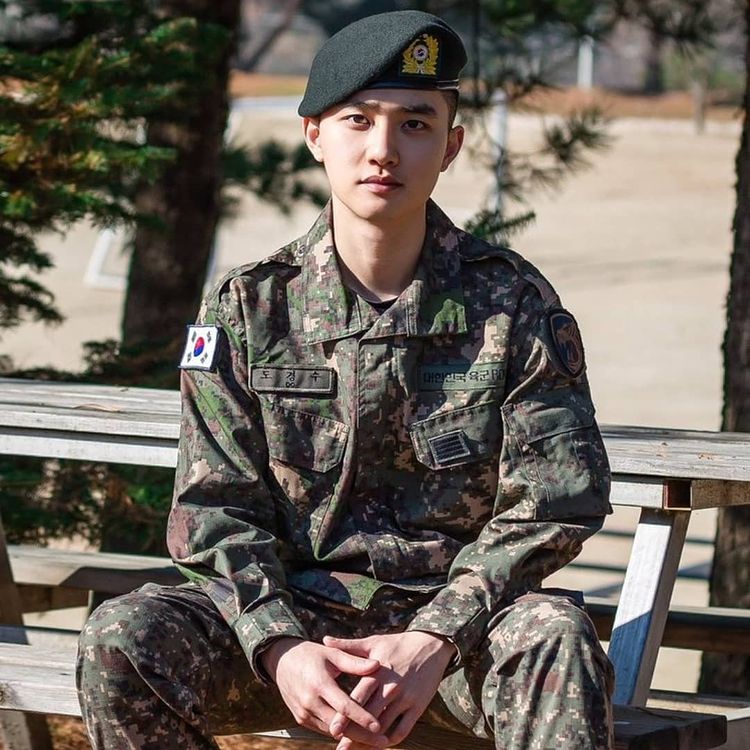 rxolmer478's tweet photo. Welcome back D.o. my prince ice kesayangan Eri,  I really want to see you, I hope we quickly meet and say hello.  love you🖤🤍
#DOHminationEraBegin
#PrinceKyungsooReturns
#우리경수_전역했디오
#어서오소_도경수_기다렸소
#Kyungsoo
#EXO https://t.co/RDCSwvy3Ha