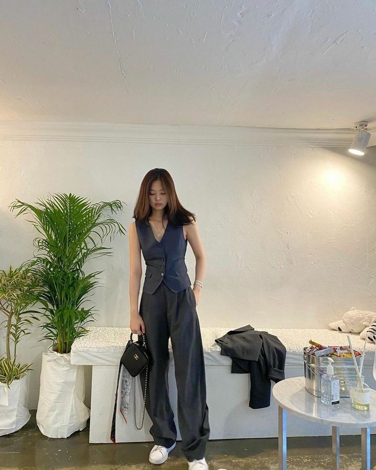 wasSup, gue Ganes! fb cukup rt/like, fambestan dm aja. i'm waiting for you at dm! 😸👋

#RPindo #rpwindonesia #rptwt #rpkpop #roleplayer #roleplayerindonesia #roleplayerindo #roleplayerworld #roleplayaccount #roleplayerkpop #newbie