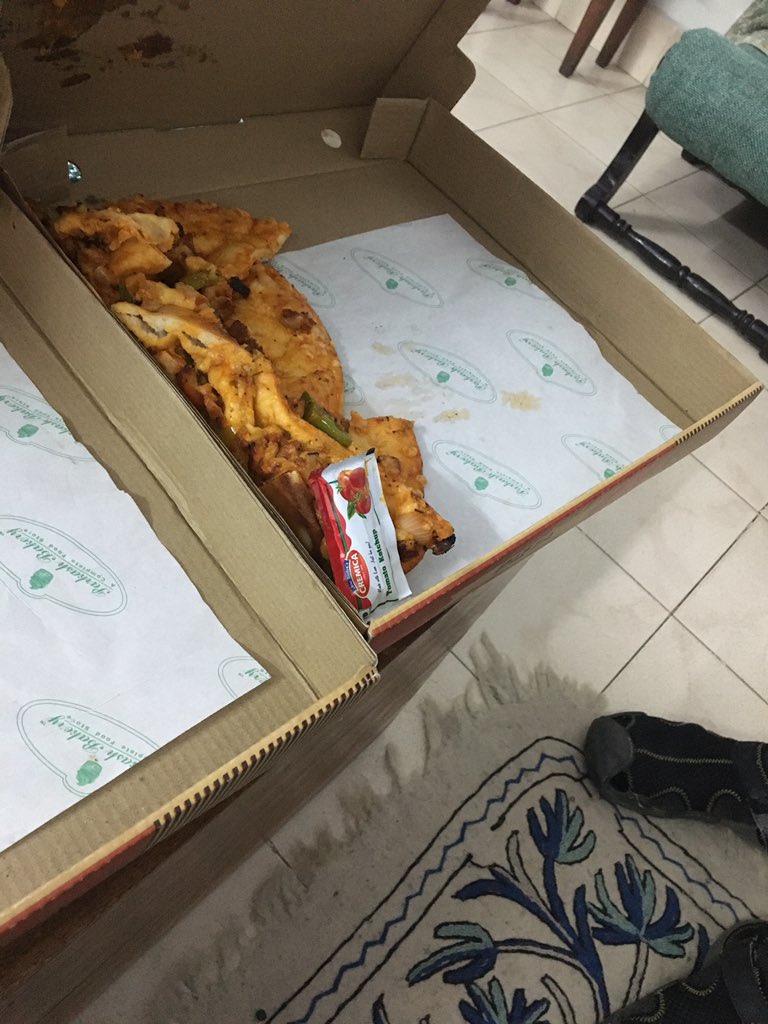 AddyMarch's tweet photo. #swiggy #worstfooddelivery #jalandhar #modeltown #olivergrill  thank you for a wonderful Sunday dinner #swiggysucks #saynotoswiggy https://t.co/HSN5SIXVWP