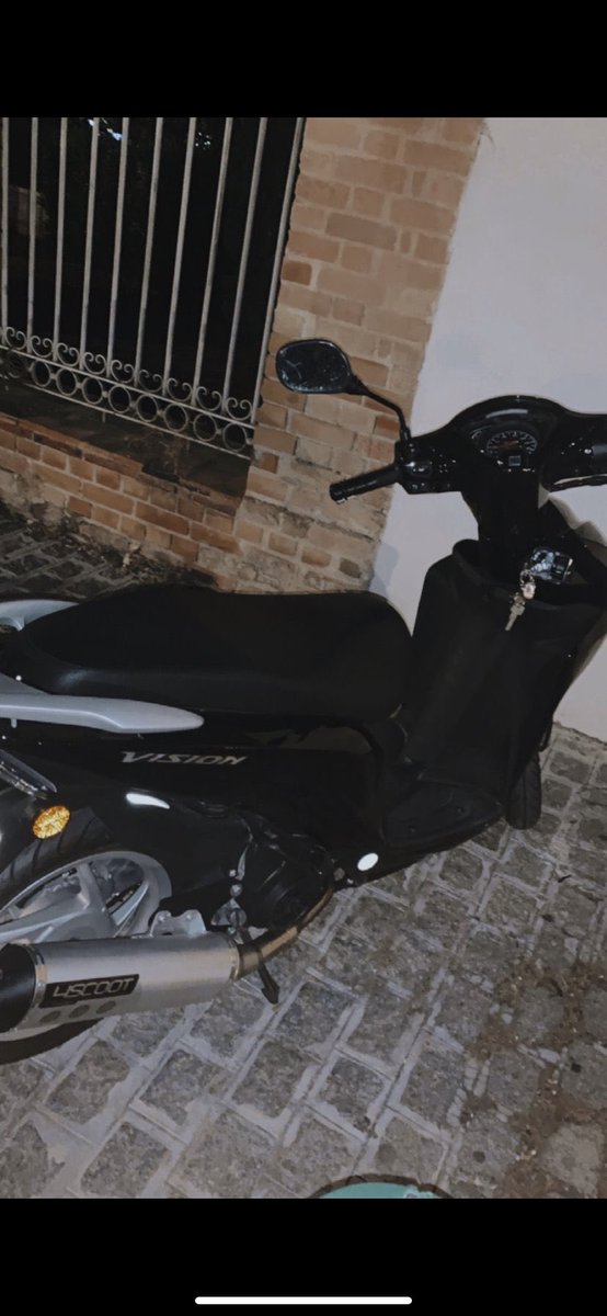 apuche9's tweet photo. ‼️MOTO ROBADA en SAN ANTÓN, GRANADA (matrícula 2227 KKR)‼️ Difundir si podéis y avisar si la veis, GRACIAS. https://t.co/V9LQAUc6YY
