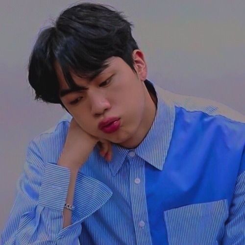 He has literal stars in his eyes :))