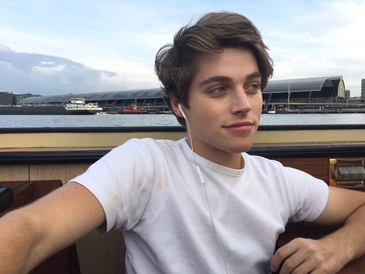 froy gutierrez: a 