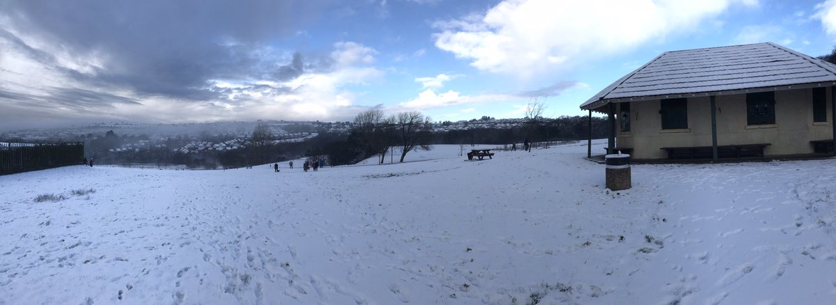 MartynJames8's tweet photo. Nice stroll around Parc Llewelyn this morning with @CathJames63 in the snow ☃️❄️ https://t.co/yW7YTcJoaQ