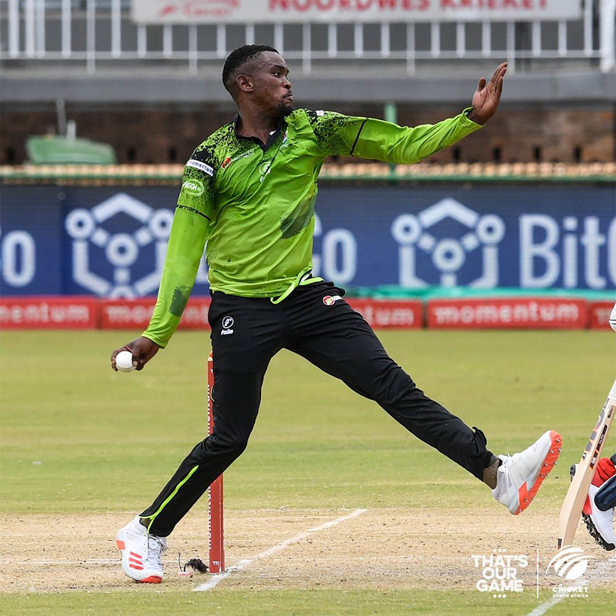 Cricket_World's tweet image. Mthiwekhaya Nabe's 4/31 helps Lions make it two from two.

cricketworld.com/delano-potgiet…

#Cricket #MODC #Momentum