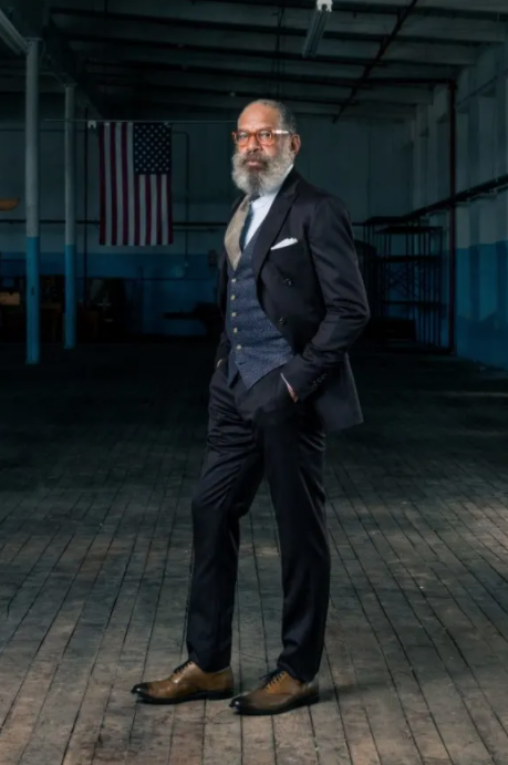 ArticlesofStyle's tweet photo. SUIT 6: DARK BROWN
This is your wild card. Your secret weapon. Your Ace in the hole. Nobody expects you to pull-out a brown suit, but when you do, they’ll never forget it.
https://t.co/VySPBt0RTW
✂️🇺🇸💯
#Menswear #Tailoring #Suit #Wardrobe #SustainableFashion #ArticlesofStyle https://t.co/T6CLMw3gAR