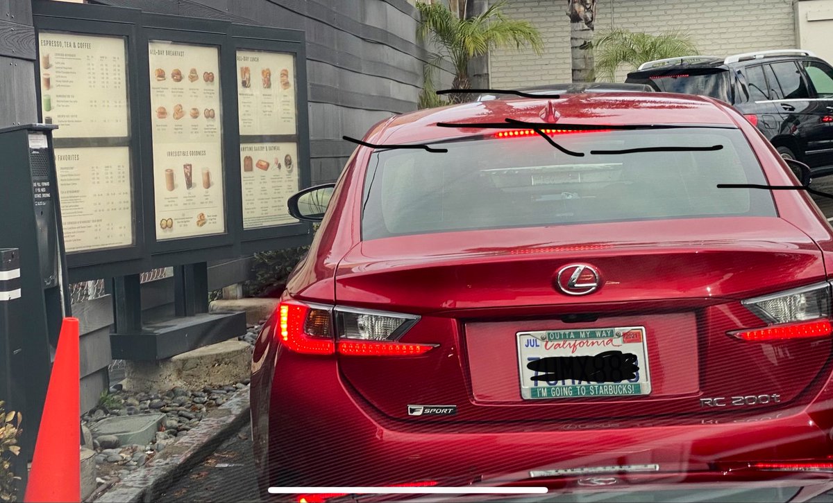 HikeTheGamer's tweet image. 😂 I’m at Starbucks and the guy in front of me is apparently a real true fan