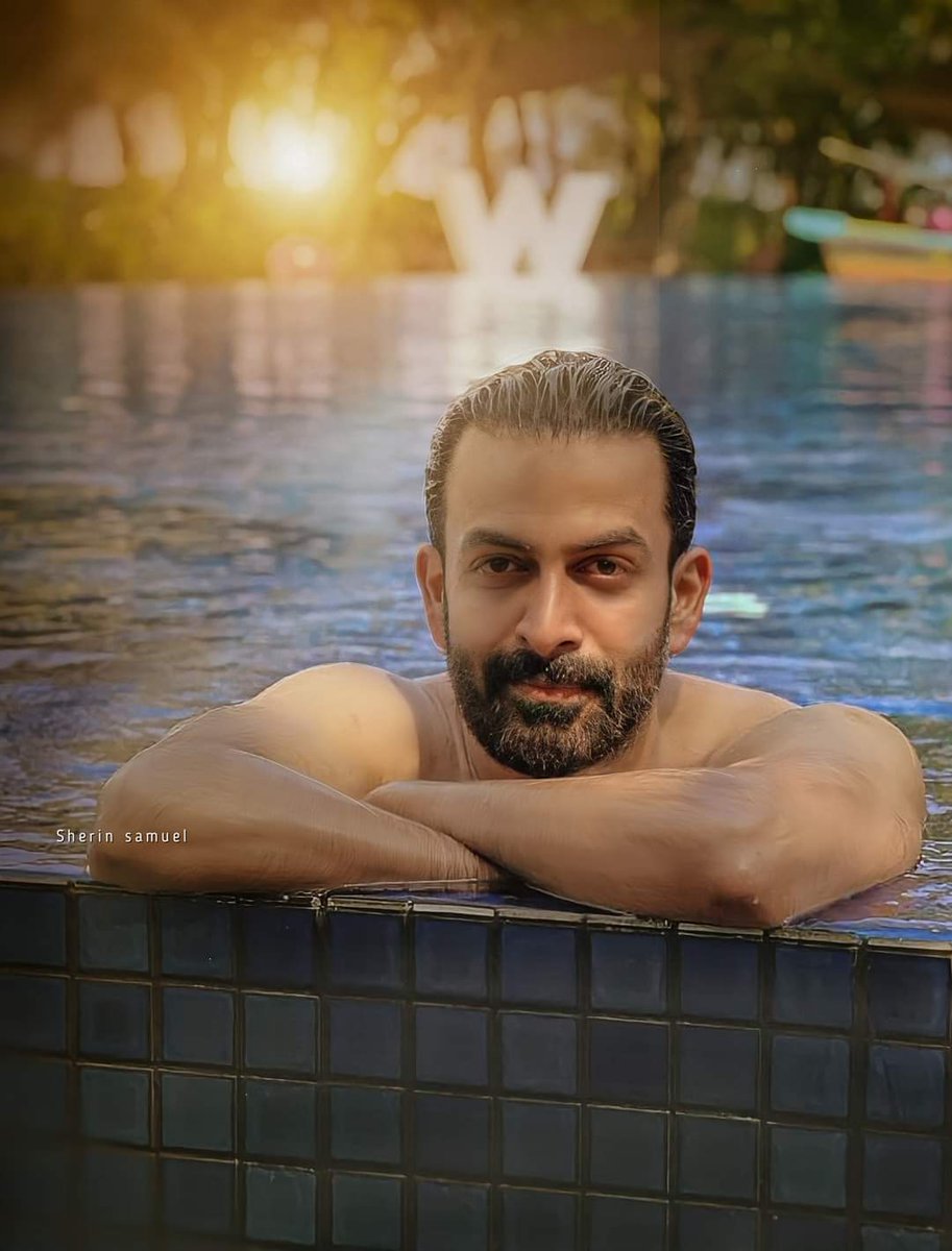 Subin__P's tweet photo. @PrithviOfficial  💜

@WMaldives 😍 https://t.co/5d0OMcLtRK