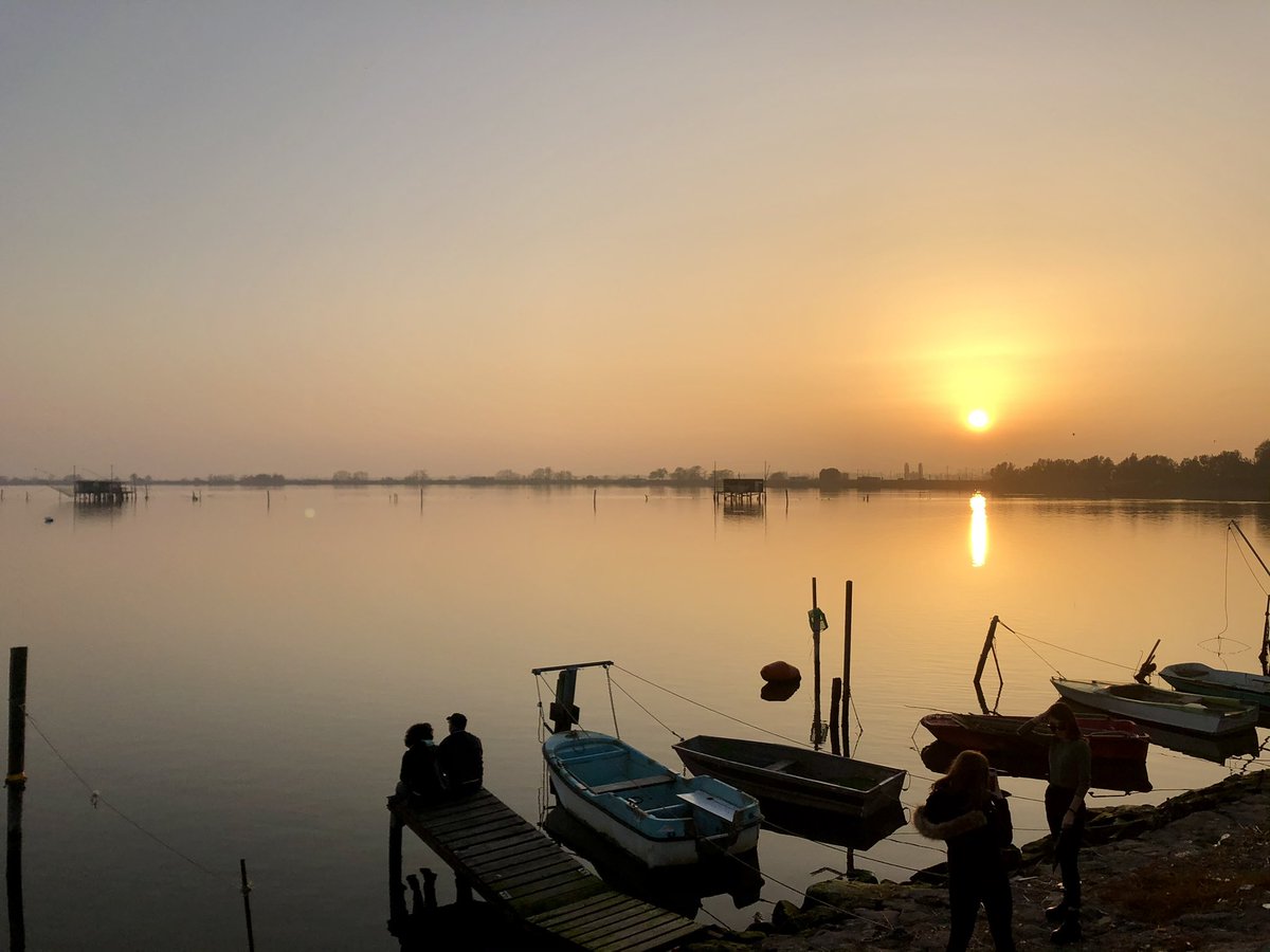 FSamorani's tweet photo. Un po’ #Ferrara è un po’ #Venezia: #Comacchio #EmiliaRomagna @turismoER https://t.co/EVUjFvLNyI