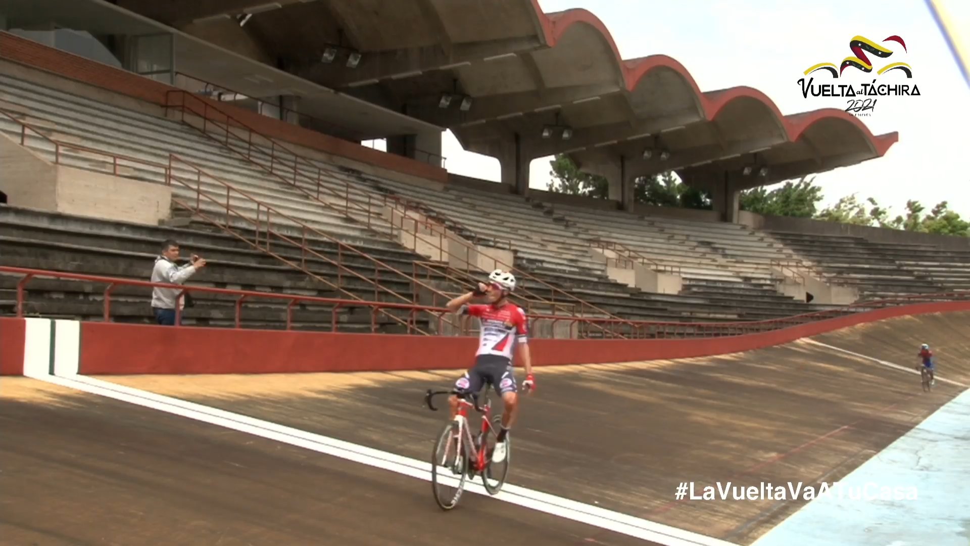 EsgvhGwXMAMmswt?format=jpg&name=large