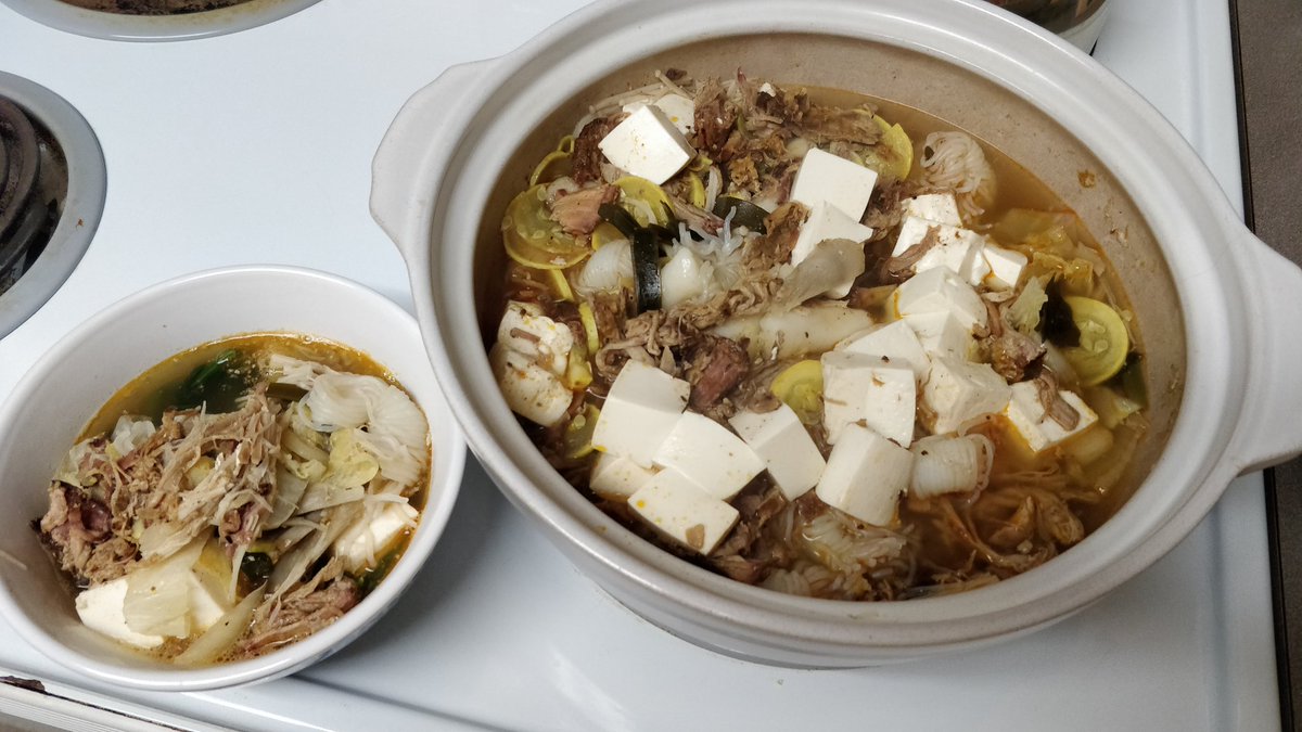 hiromiashlock's tweet photo. Hot pot dinner
#Cooking #souprecipe #broth #pork #tofumenu https://t.co/IIRrpEWxj5