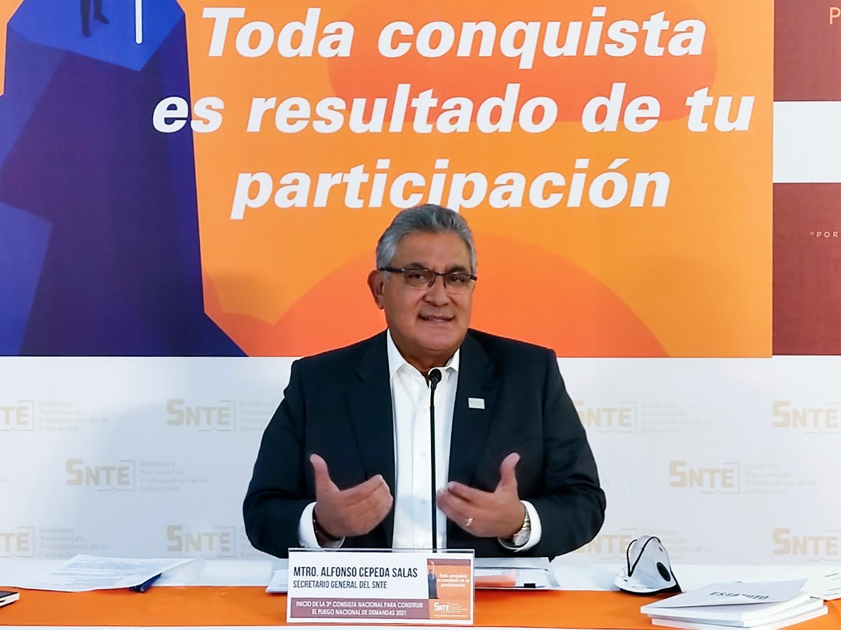 Francis47142038's tweet photo. #SnteNoticias 🌐

👉Mtro Alfonso Cepeda Salas
Hoy se reconoce a docentes como agentes fundamentales de la transformación educativa vía 👉Ley General del Sistema para la Carrera de las Maestras y Maestros 📔

#TodosSomosUno 🙋‍♀️🙋🙋‍♂️
Leer Nota👉 https://t.co/8IOpanoLM5 https://t.co/7Kzf6qTKLm