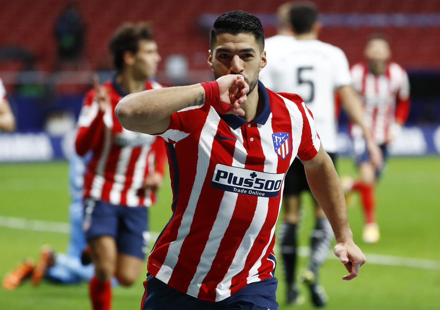 Suarezismo9_'s tweet photo. Luis Suárez lleva más goles en La Liga (12) qué los qué han marcado entre Griezmann, Coutinho, Braithwate y Dembelé (11). Igual ojo, el gran problema del Barcelona era él. Excelente decisión! https://t.co/WcAJ0HPV7m