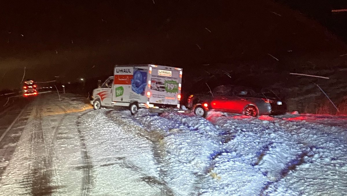 RT @WCCO: Minnesota Weather: Another 60 Crashes Reported Overnight On Snowy Minnesota Roads https://t.co/PgHTB38XLP https://t.co/ocq8vbqPqd