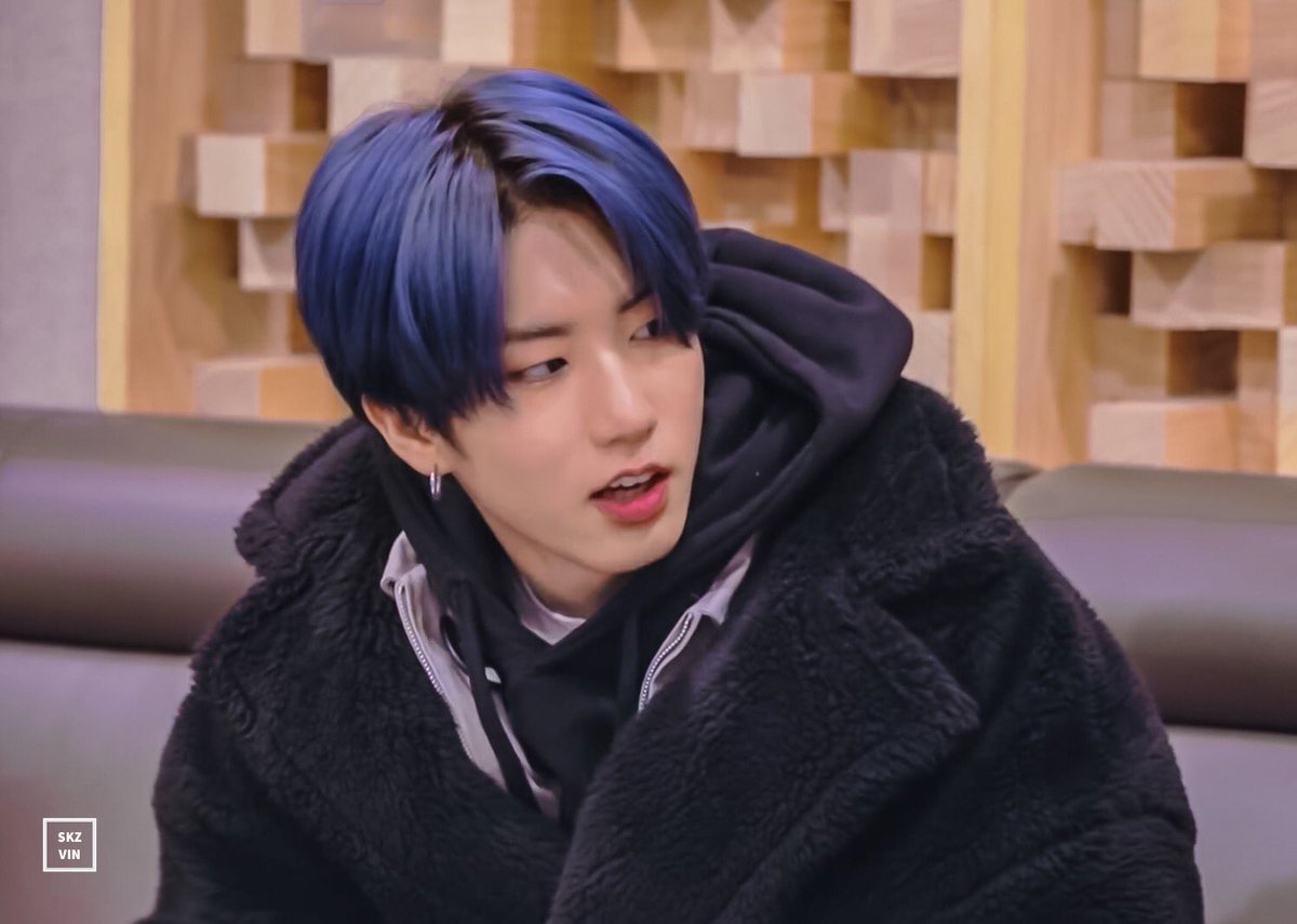 Песня domino stray kids. Stray kids ли минхо и хан джисон. Хан джисон блондин. Тип личности хан джисона. Хан джисон stray kids горячий.